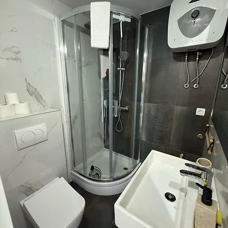 Apartman Mediterraneo And *