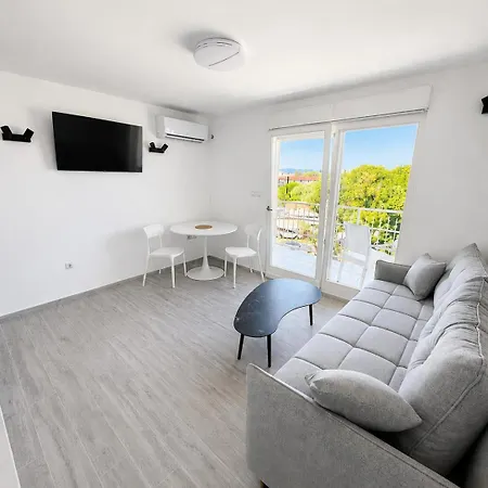 Mediterraneo And Apartman *