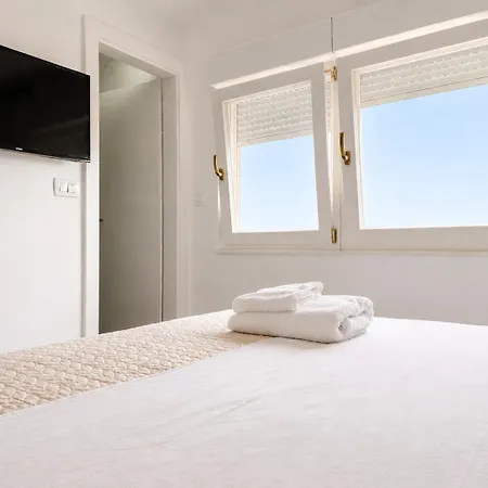 Mediterraneo And Apartman Sukošan