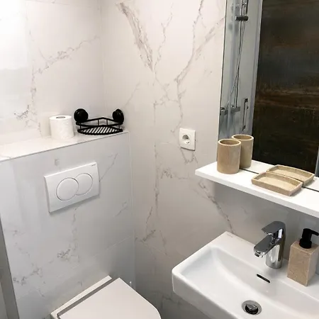 Apartman Mediterraneo And Sukošan
