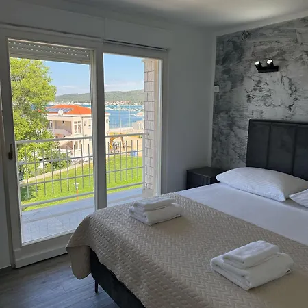 Mediterraneo And Apartman *